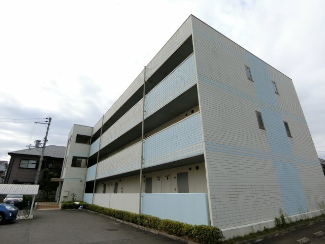 ラティア土井の建物外観