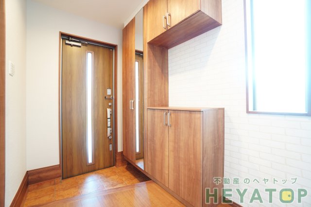 玄関　シューズボックス付き玄関