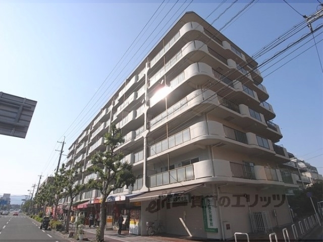 京都市左京区高野竹屋町のマンションの建物外観