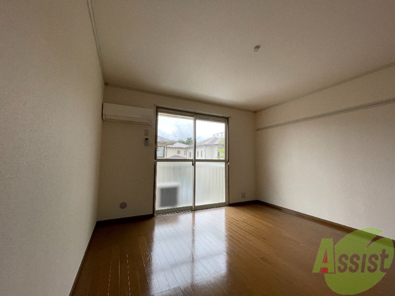 居室・リビング　陽当たりが良く、広々として過ごしやすそうです。