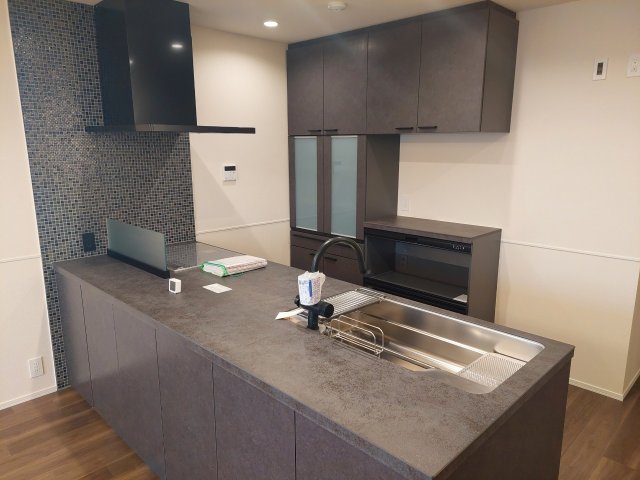 キッチン　★IHシステムキッチン★食洗器付き★食器棚付き★