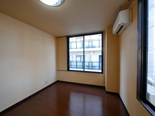 居室・リビング　居間です