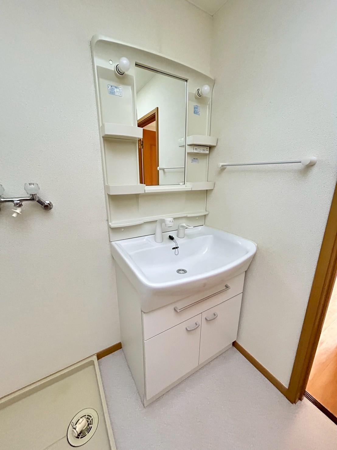 洗面設備　洗髪付洗面化粧台