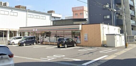 コンビニ　セブンイレブン鹿児島小松原2丁目店（コンビニ）まで327m