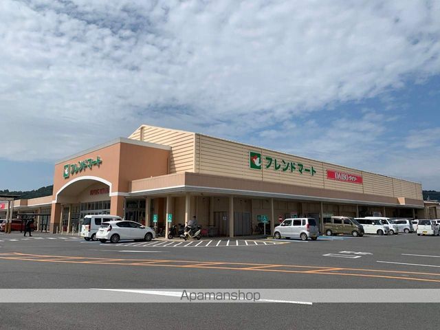 銀行　湖東信用金庫五個荘支店（銀行）まで389m