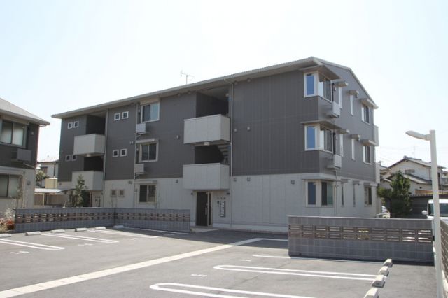 糟屋郡粕屋町原町のアパートの建物外観