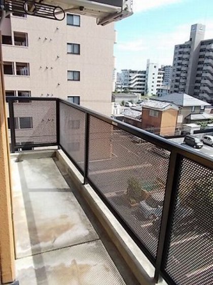 【岡山市南区豊成のマンションのバルコニー】