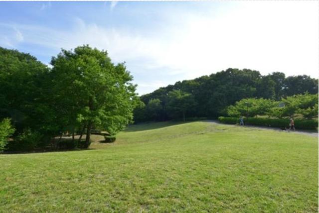 【横浜市都筑区茅ケ崎南のマンションの公園】