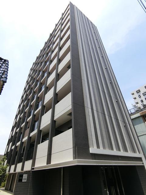 川崎市川崎区日進町のマンションの建物外観