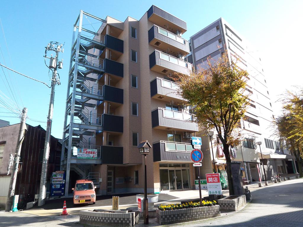 フリーダムの建物外観