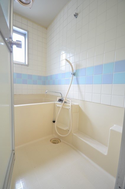 バス・シャワールーム　※同建物・別部屋の写真です