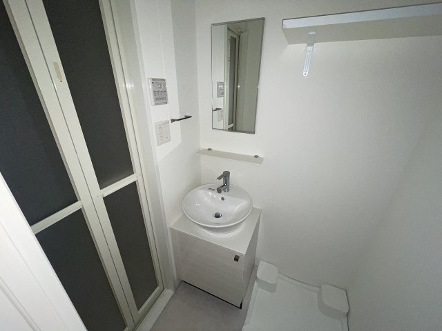 洗面設備　ゆったりとスペースのある洗面所