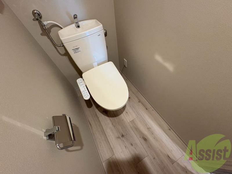 トイレ　シャワートイレになっているので快適です！