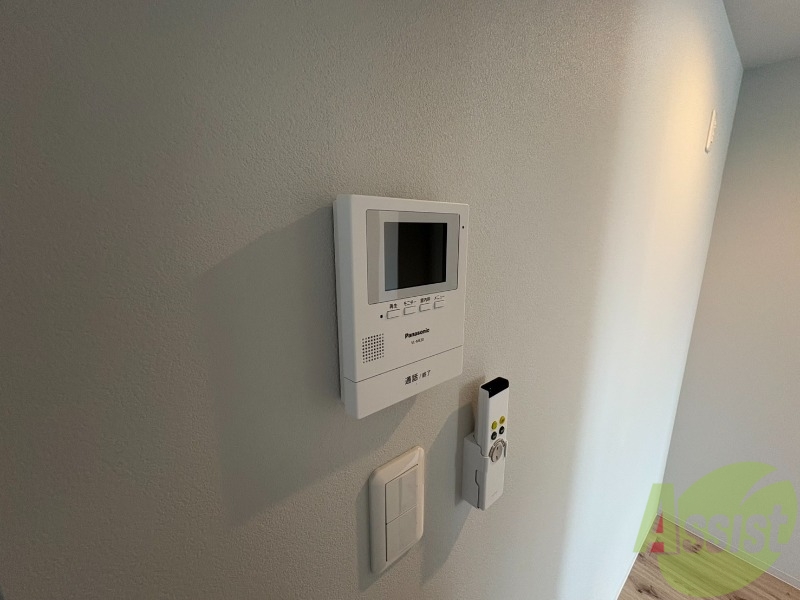 セキュリティ　ＴＶモニター付インターホンです。来客者の顔が見えるので安心！