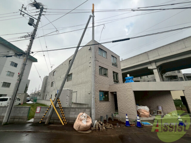 建物外観　札幌市西区八軒八条東「Ｌｕ　Ｐｉｏｎｉａ」