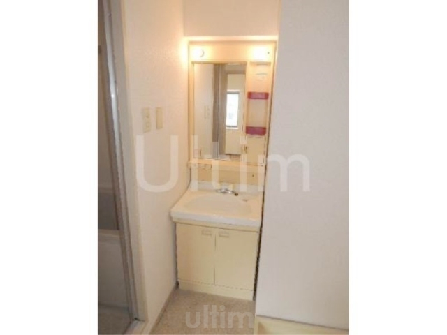 洗面設備　※同タイプの他のお部屋です