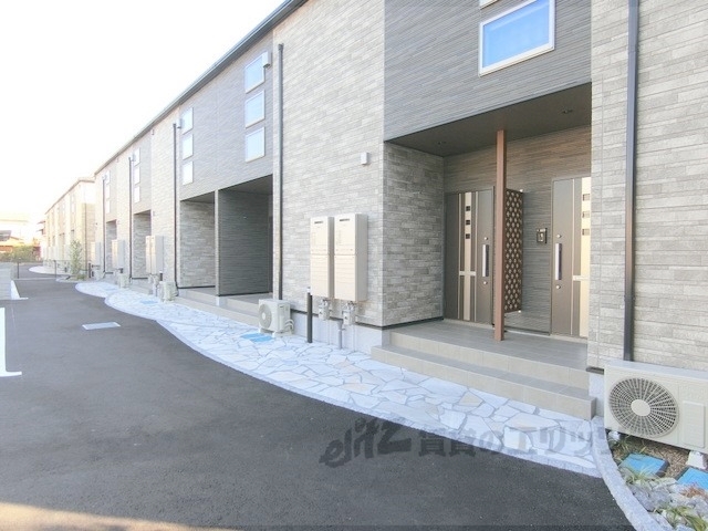 その他　建物前付近