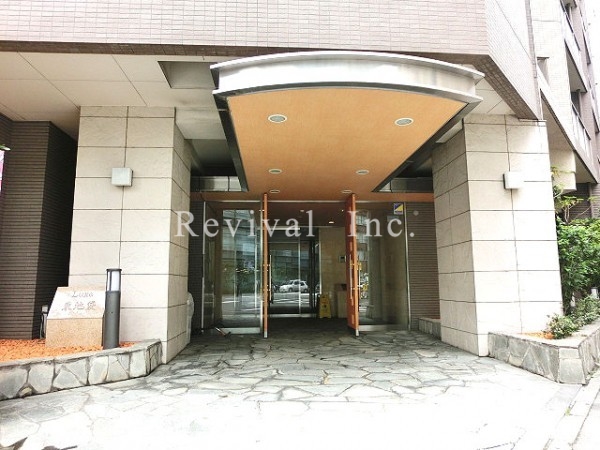 エントランス　重厚感あるグランドエントランス