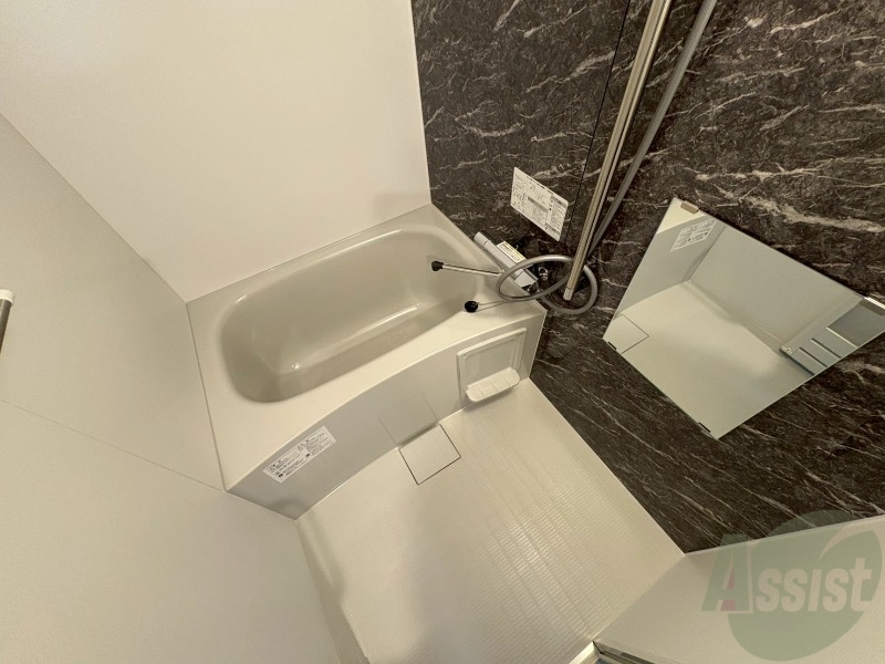 バス・シャワールーム　お風呂になります。一日の疲れを癒してくださいね。