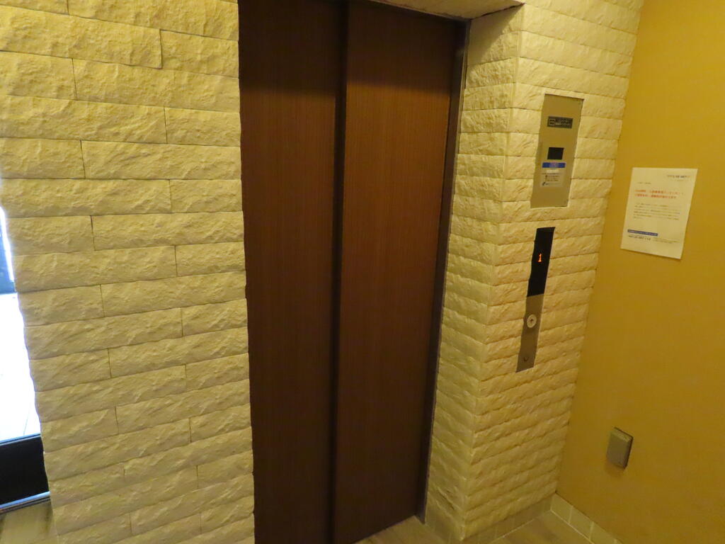 エントランス　エレベーター完備
