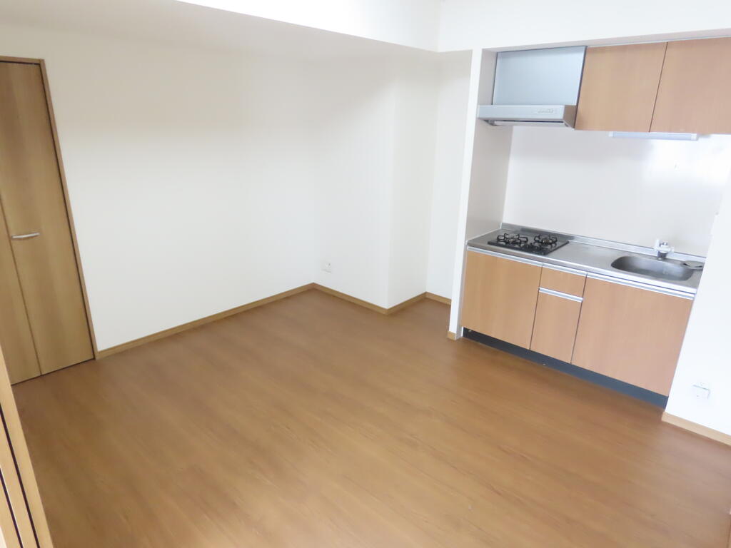 居室・リビング　8.1帖のダイニングキッチン