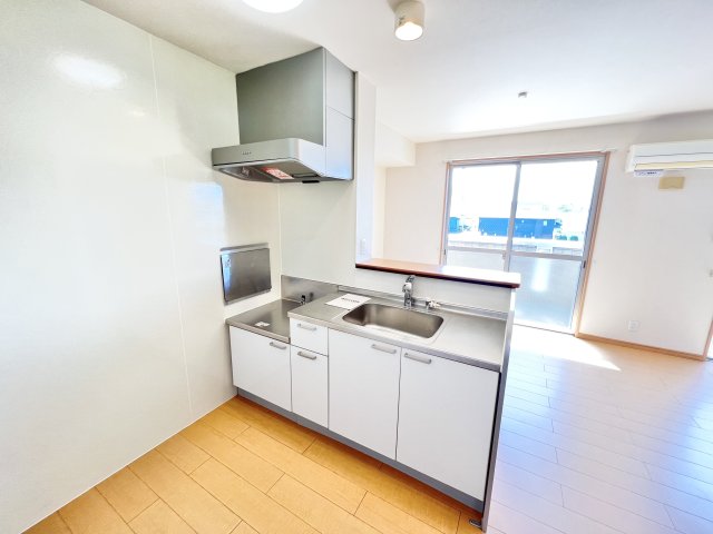 キッチン　※別部屋参考写真