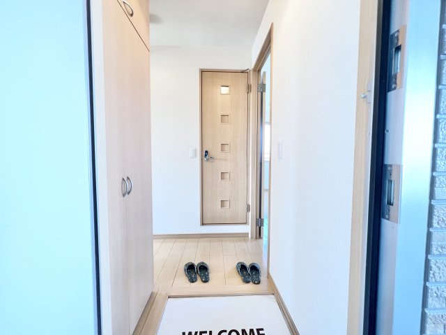 玄関　※別部屋参考写真