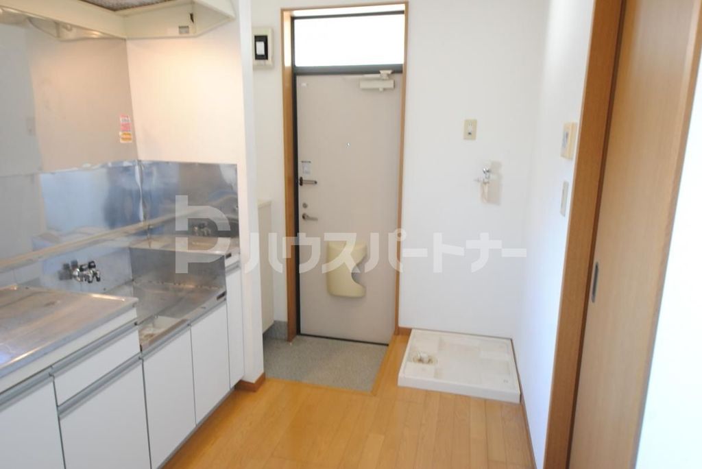 玄関　キッチン