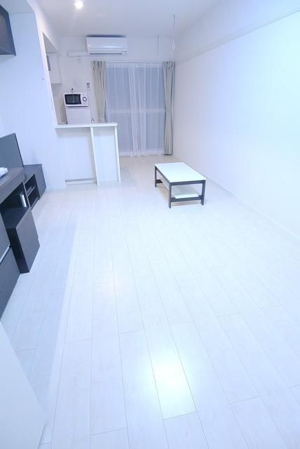 居室・リビング　★９．７帖でゆったり過ごせます★