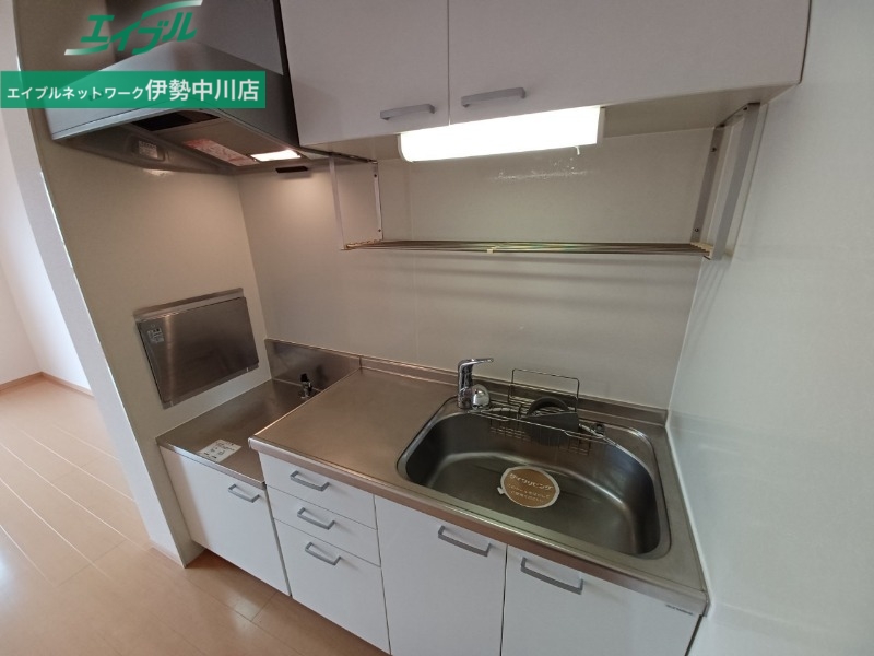 キッチン　同建物の別部屋写真です