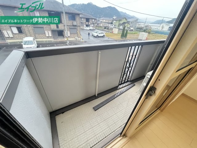 バルコニー　同建物の別部屋写真です
