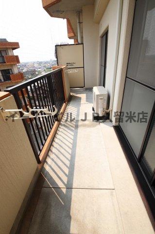 バルコニー　バルコニーからの眺めを楽しみながら食事をしませんか