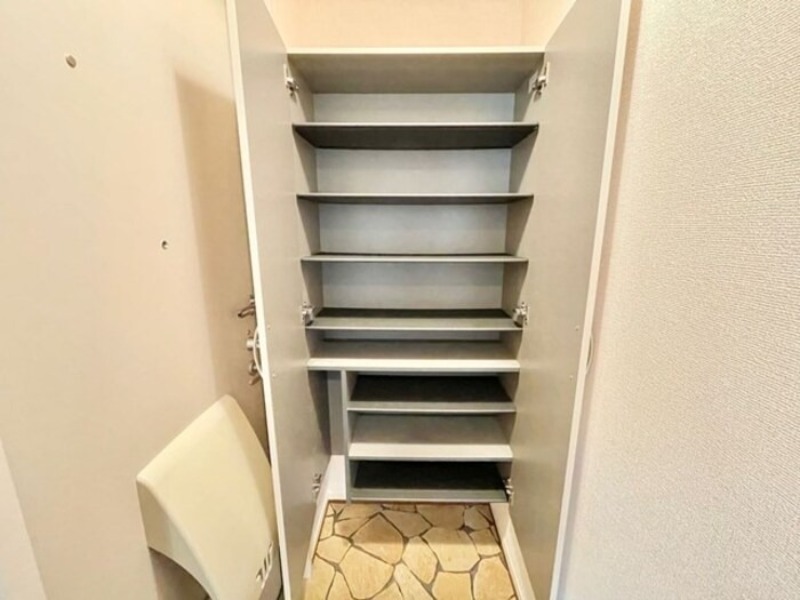 玄関　図面と現状に相違がある場合には現状を優先．．．