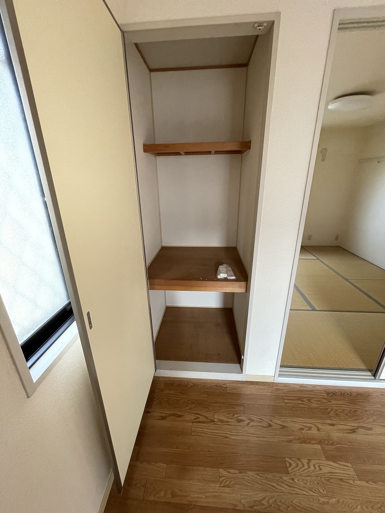 収納　洋室の物入