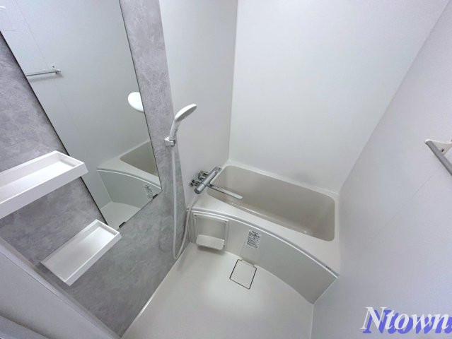 バス・シャワールーム　落ち着いた空間のお風呂です