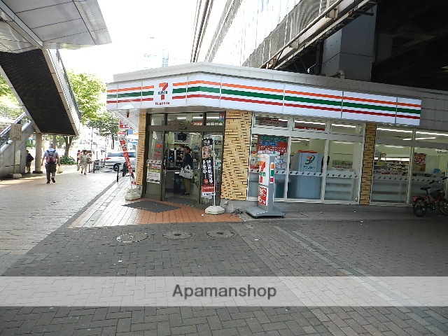 コンビニ　セブンイレブンハートインＪＲ小倉駅新幹線口東店（コンビニ）まで271m