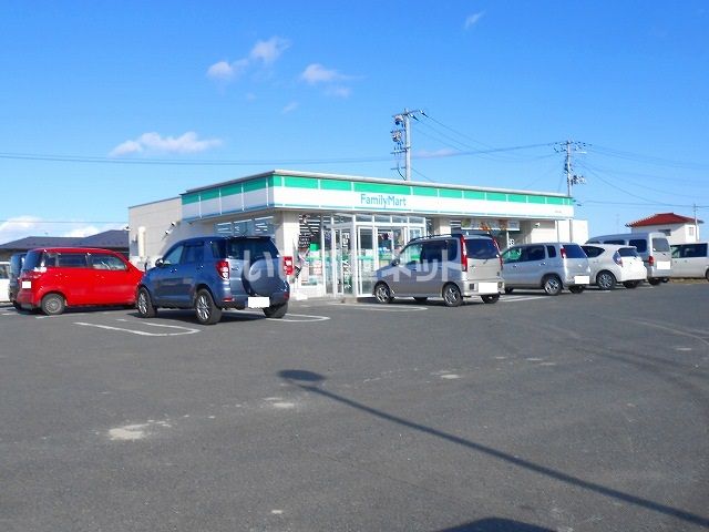 コンビニ　ファミリーマート 相馬大曲店（コンビニ）まで445m