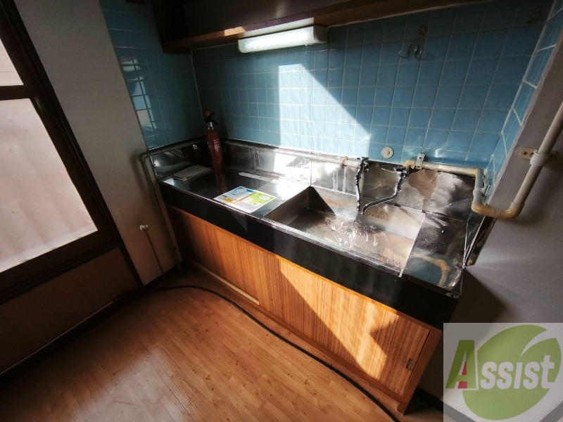 キッチン　シンプルなキッチンです。ガスコンロも設置できる仕様です。