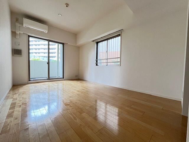 居室・リビング　居間です