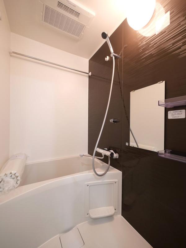 バス・シャワールーム　お風呂で日々の疲れを落としましょう