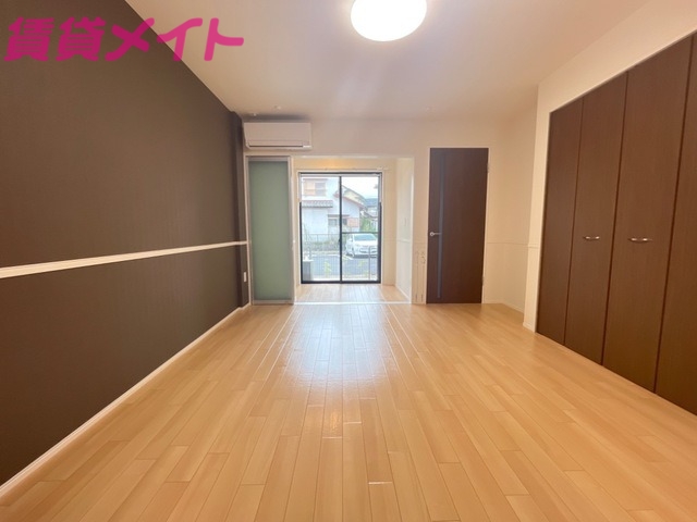 居室・リビング　同型参考写真