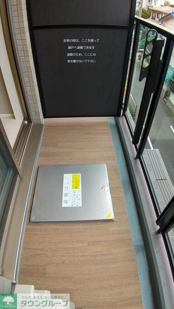 バルコニー　玄関