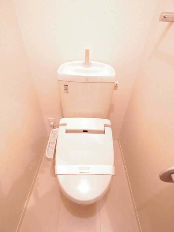 トイレ　※同仕様写真です