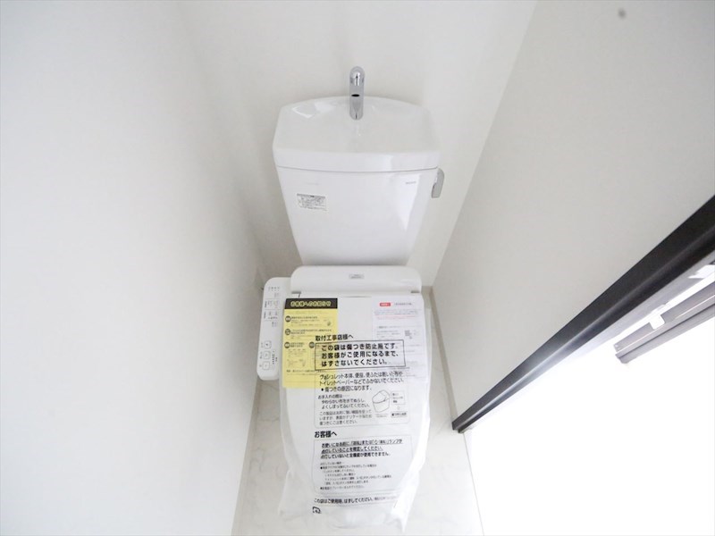 トイレ　温水洗浄暖房便座付トイレ