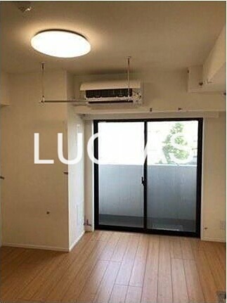 居室・リビング　ゆったりとしたリビングで憩いの空間…。