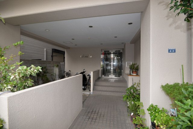 エントランス　建物の内部です