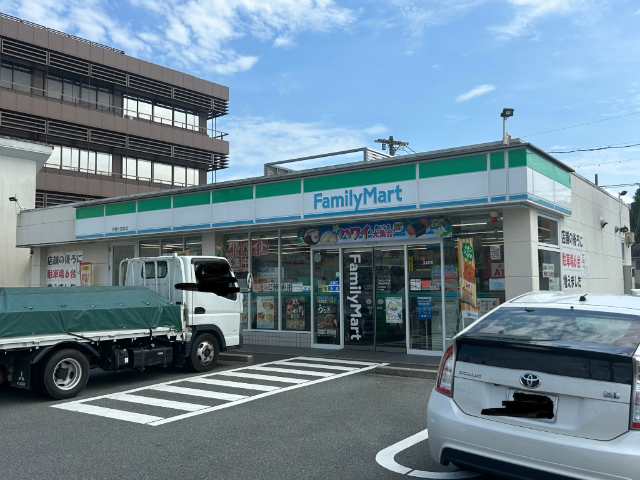 コンビニ　ファミリーマート伊勢外宮西店（コンビニ）まで272m