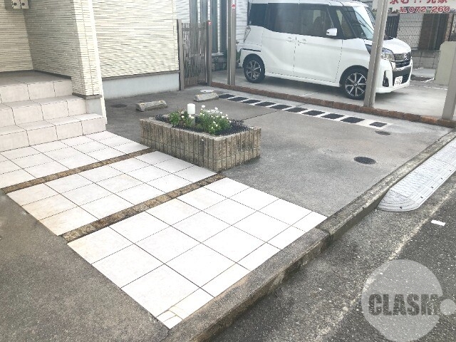 駐車場　敷地内駐車場