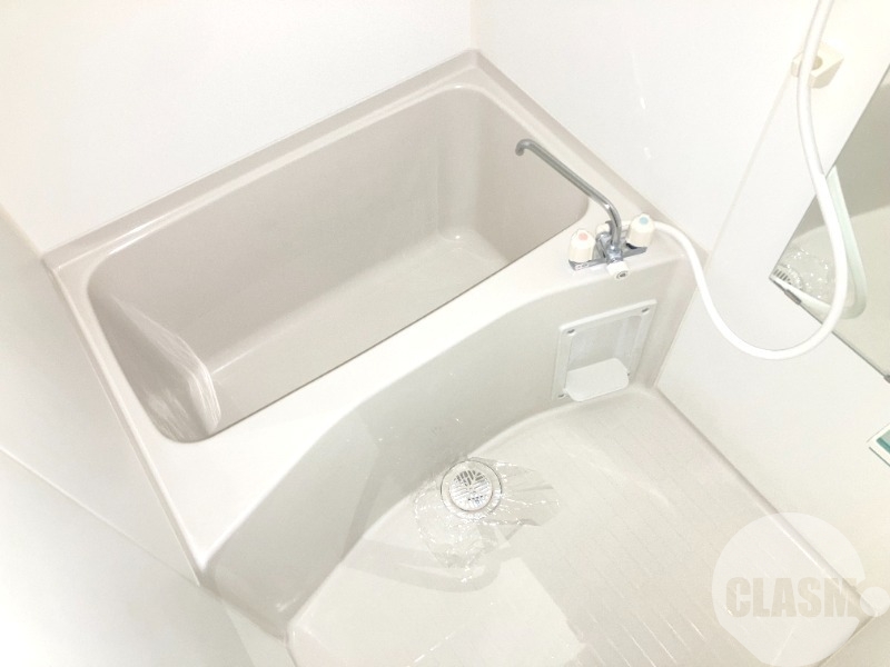 バス・シャワールーム　キレイにリフォームされています♪