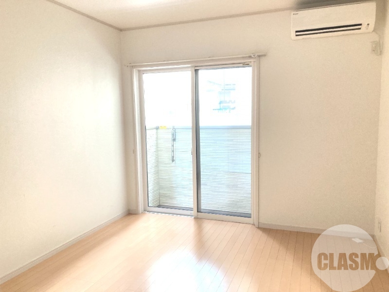 居室・リビング　明るいお部屋です♪